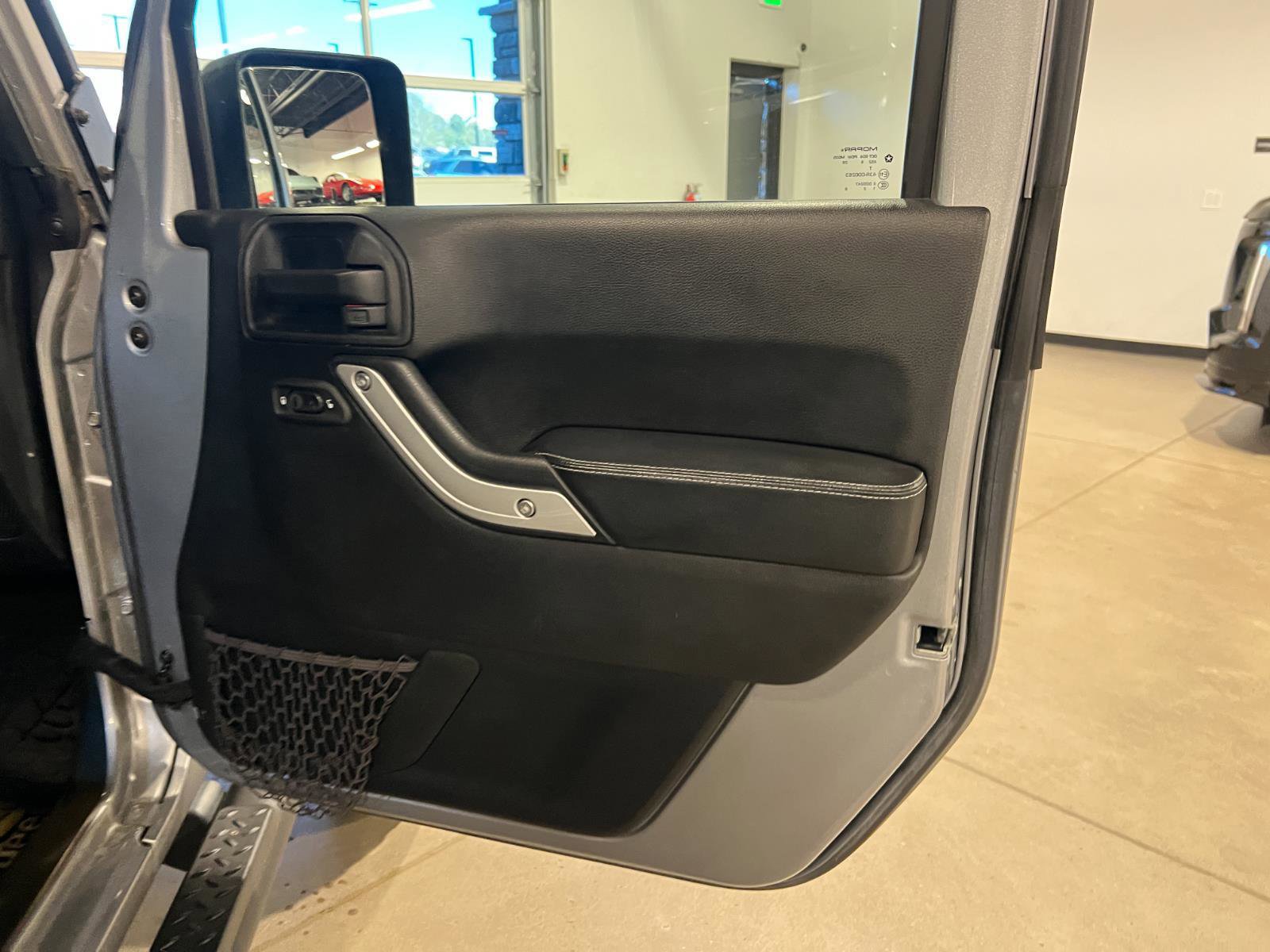 Used 2017 Jeep Wrangler Unlimited Rubicon image 33