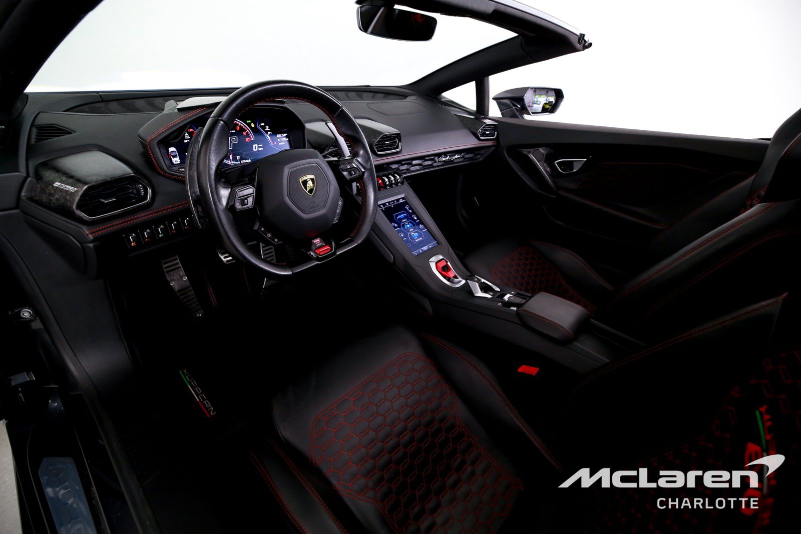 Used 2022 Lamborghini Huracan EVO RWD image 12