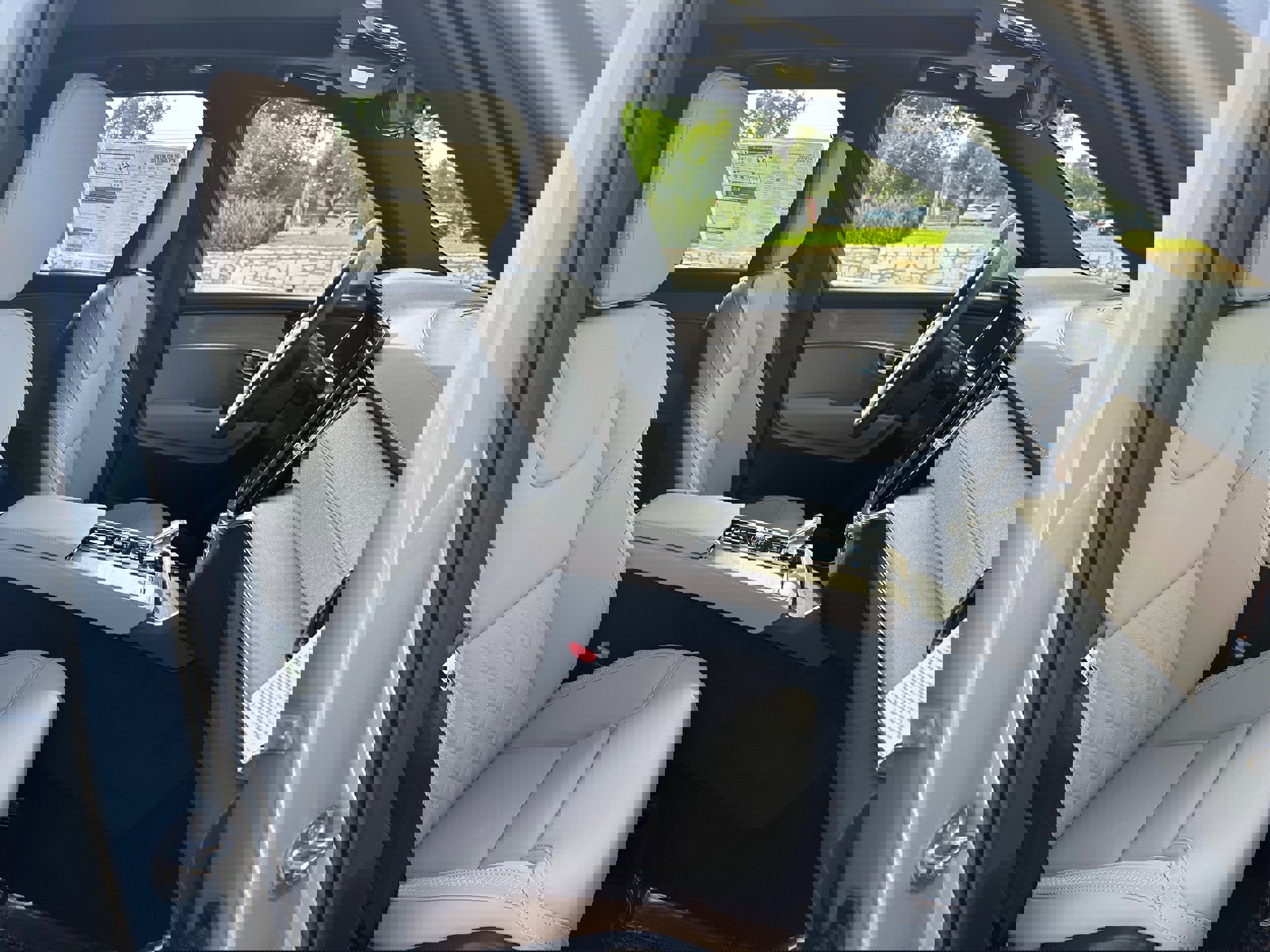 Used 2026 Volvo XC90 B5 Plus w/ Protection Package Premier image 8