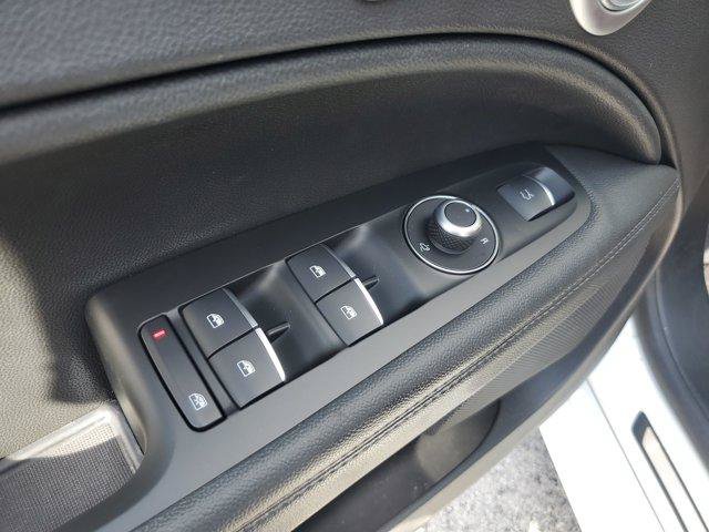 Used 2022 Alfa Romeo Stelvio Veloce AWD/4WD image 24
