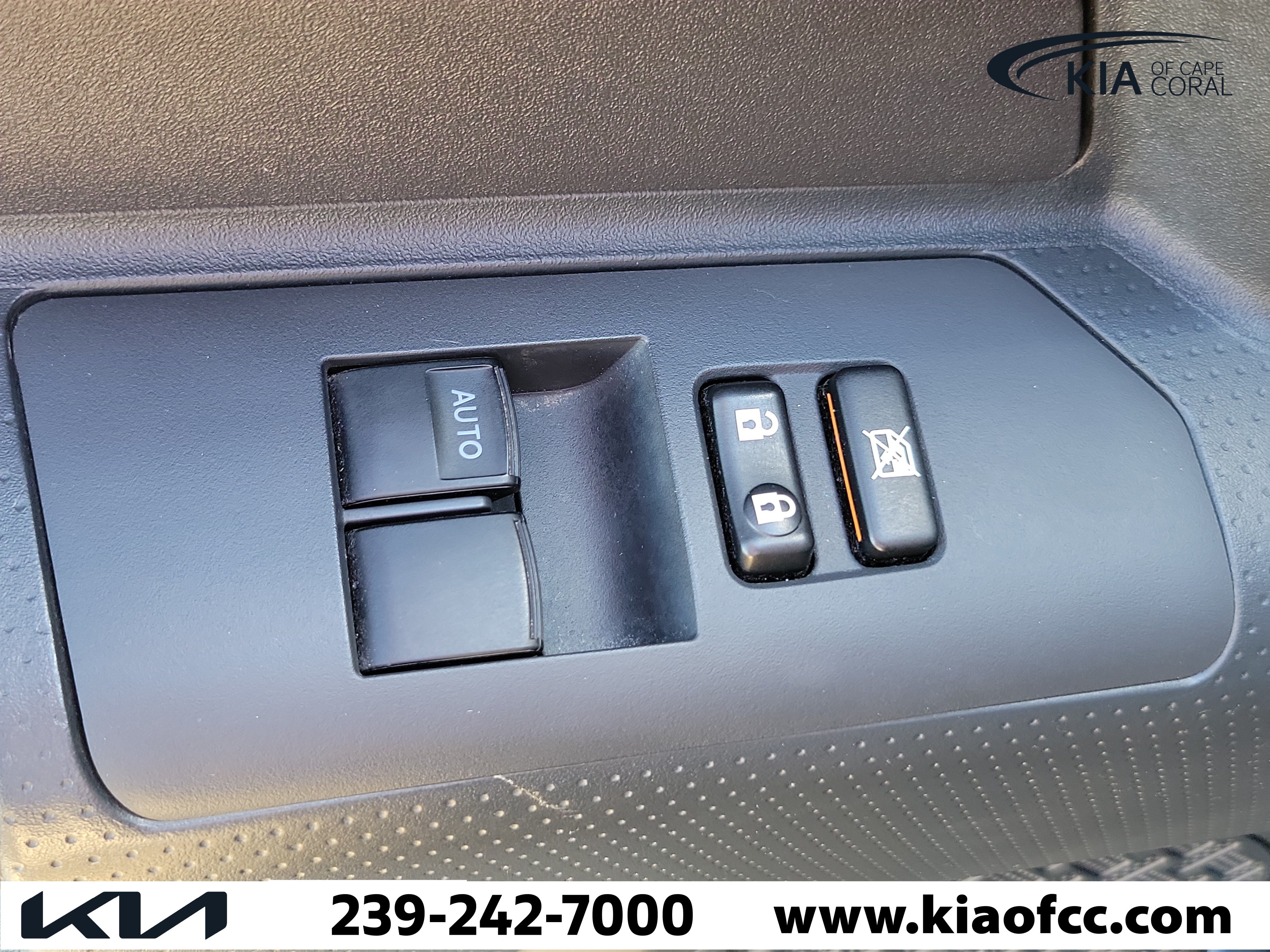 Used 2014 Toyota FJ Cruiser 4WD w/ Convenience Package image 24
