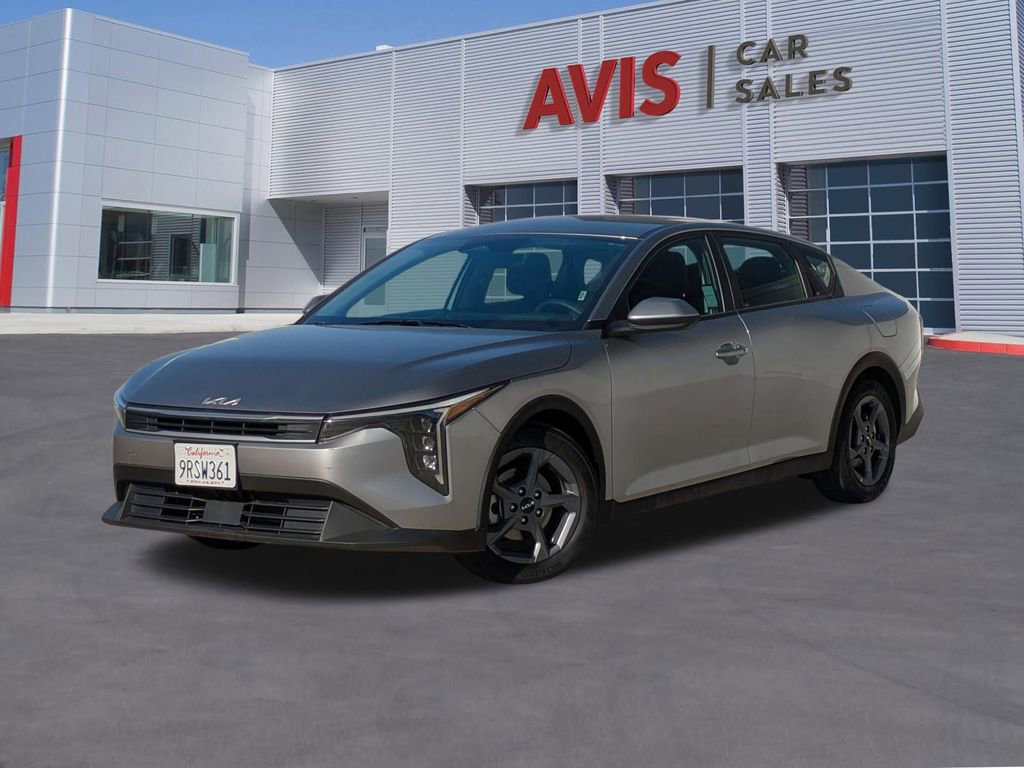 Used 2025 Kia K4 LXS image 1