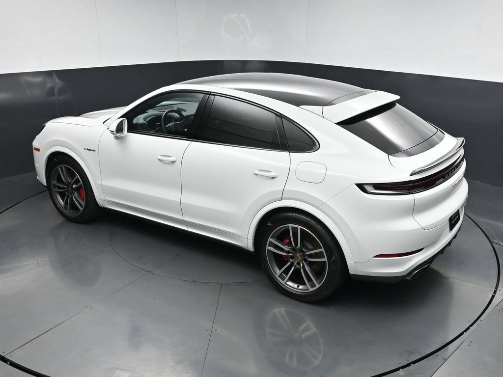 Used 2024 Porsche Cayenne Turbo AWD/4WD image 17