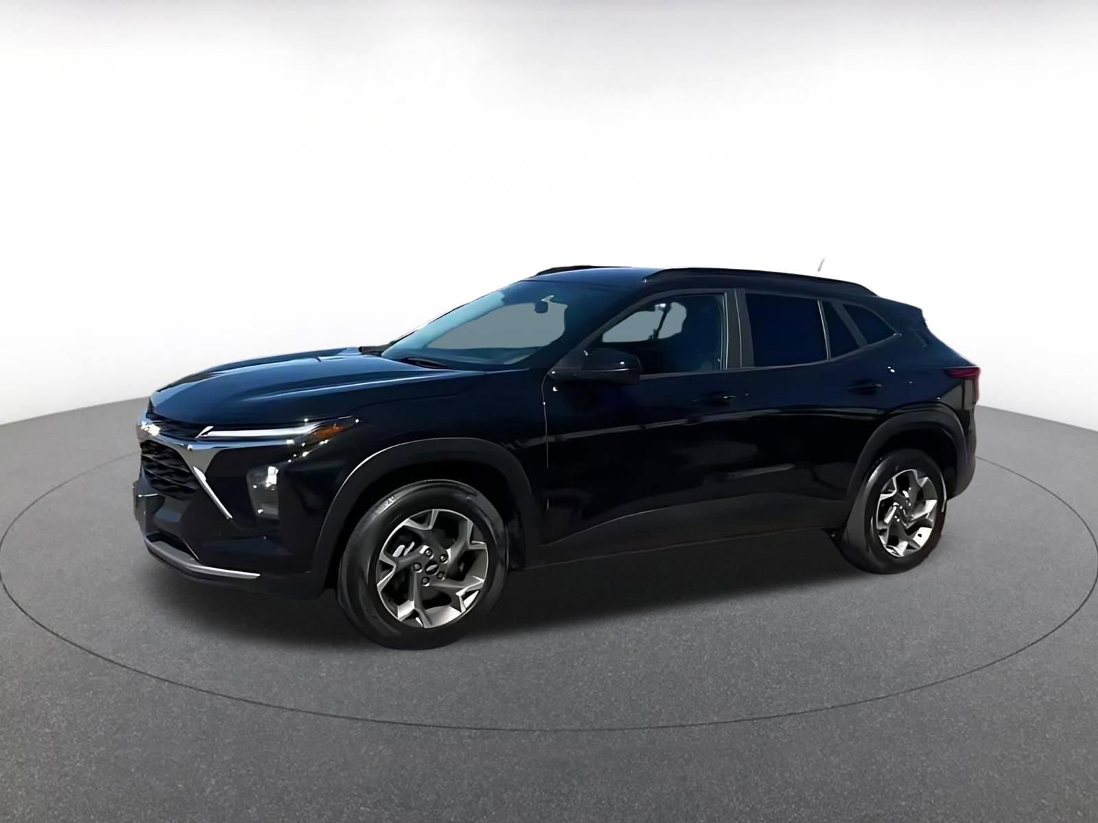Used 2025 Chevrolet Trax LT w/ LT Convenience Package FWD image 8
