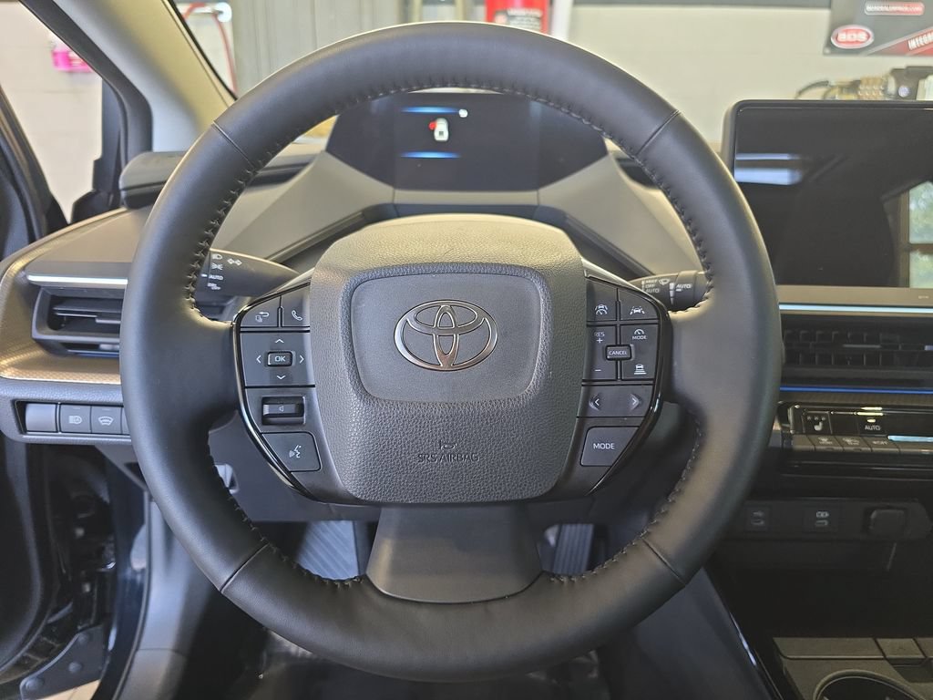 Used 2024 Toyota Prius XLE FWD image 18