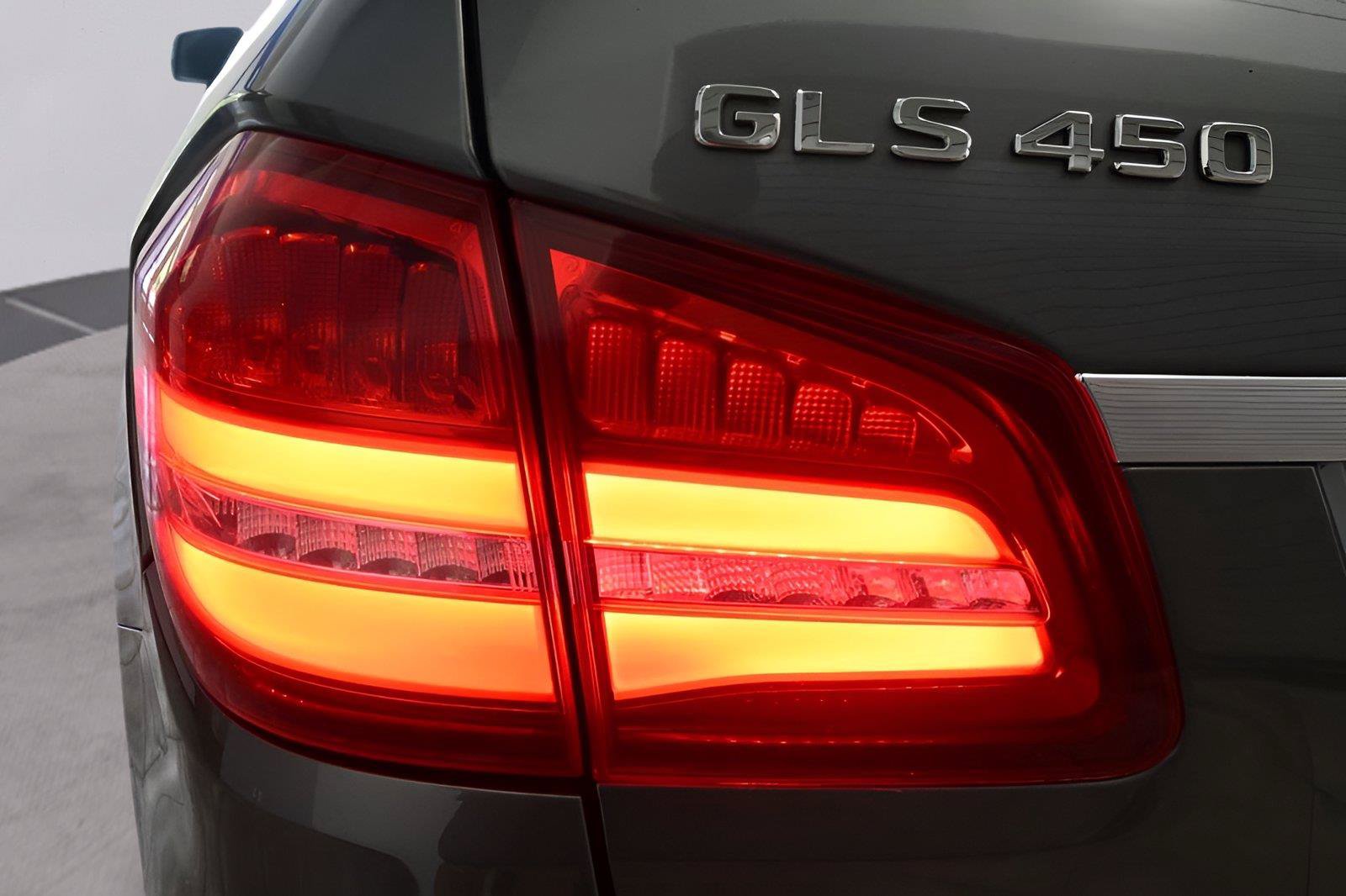 Used 2019 Mercedes-Benz GLS 450 4MATIC w/ Premium 1 Package image 40