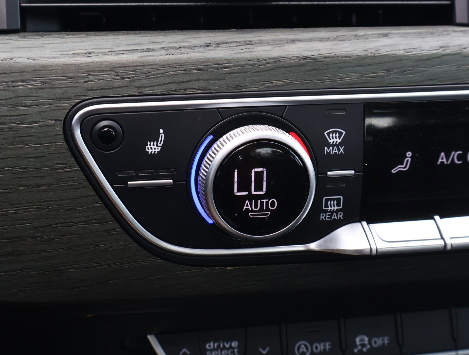 Used 2018 Audi A4 2.0T Ultra Premium w/ Convenience Package image 27