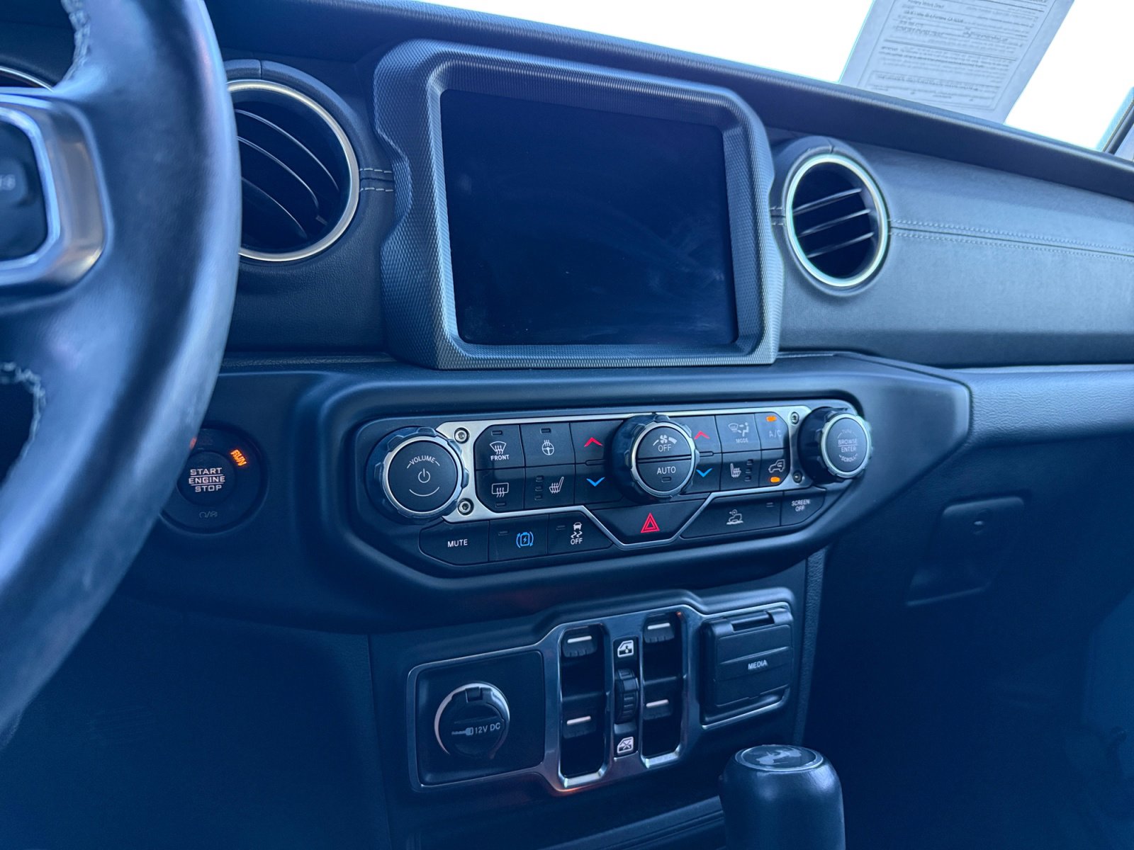 Used 2023 Jeep Wrangler Sahara w/ Cold Weather Group image 13