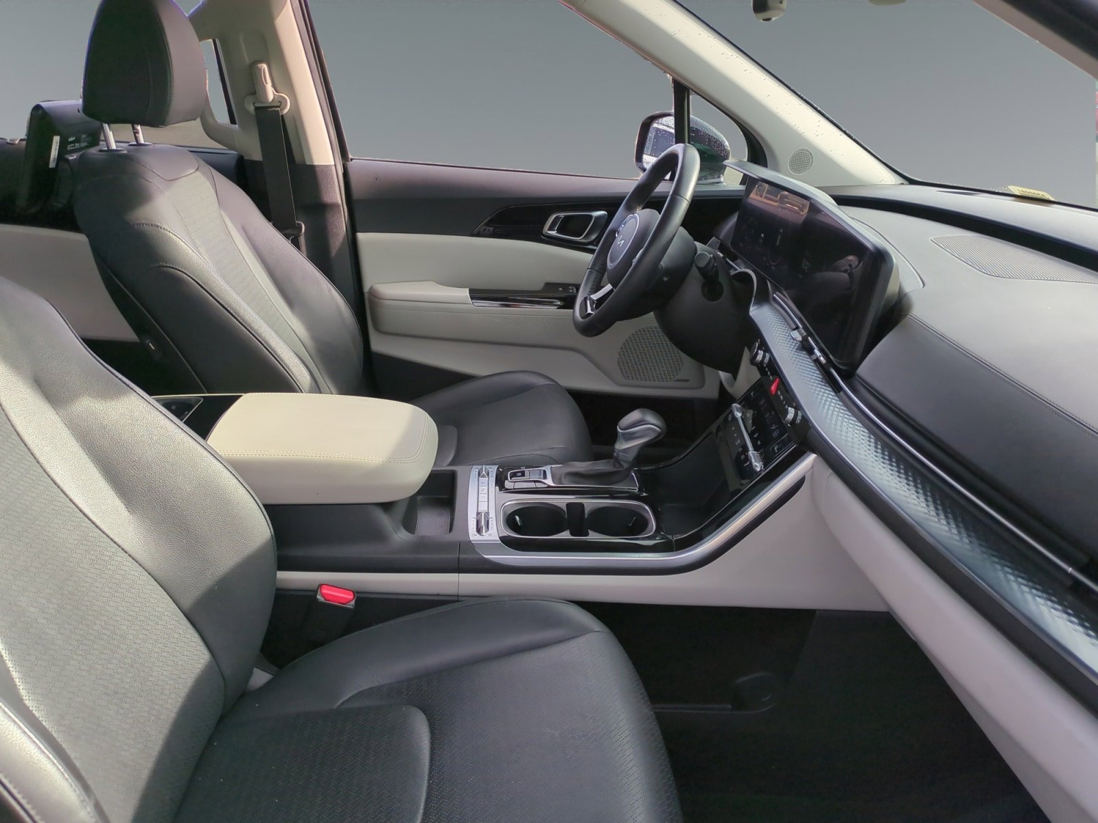 Used 2024 Kia Carnival SX Prestige FWD image 15