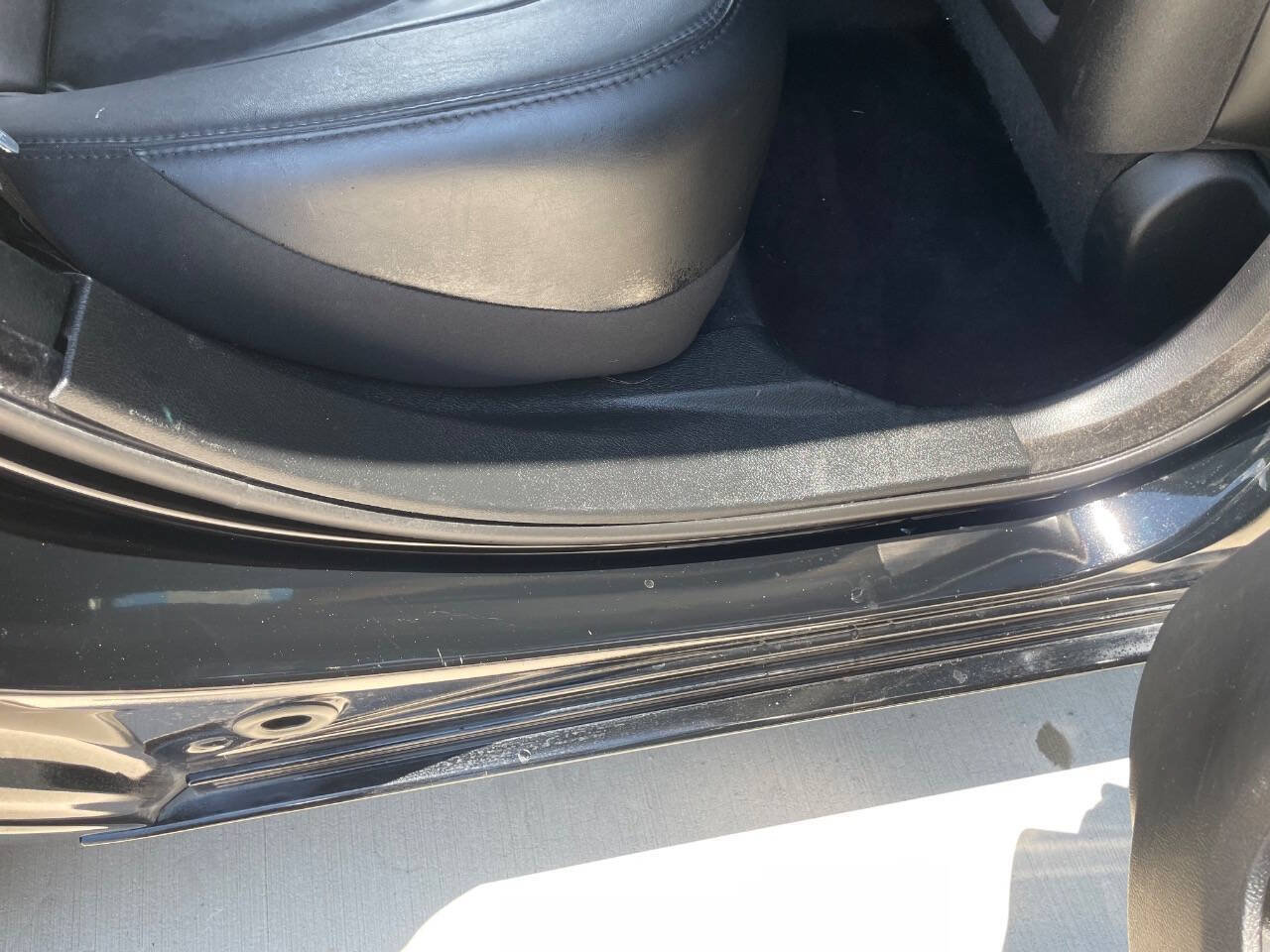 Used 2017 Chrysler 300 Limited RWD image 35