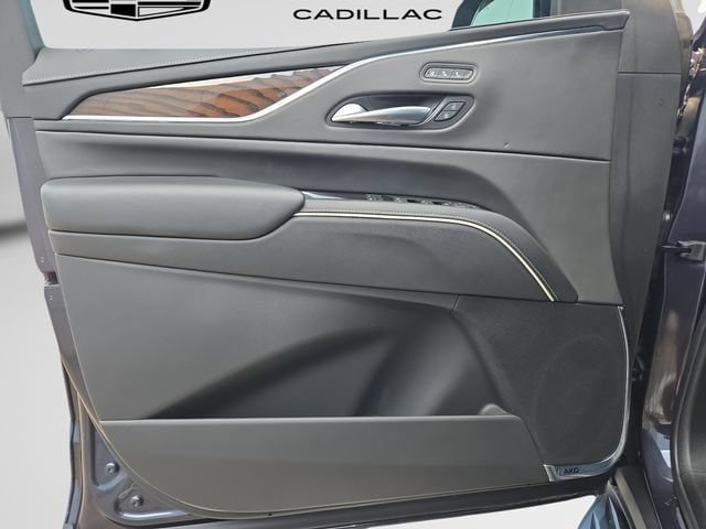 Used 2023 Cadillac Escalade Sport Platinum RWD image 16