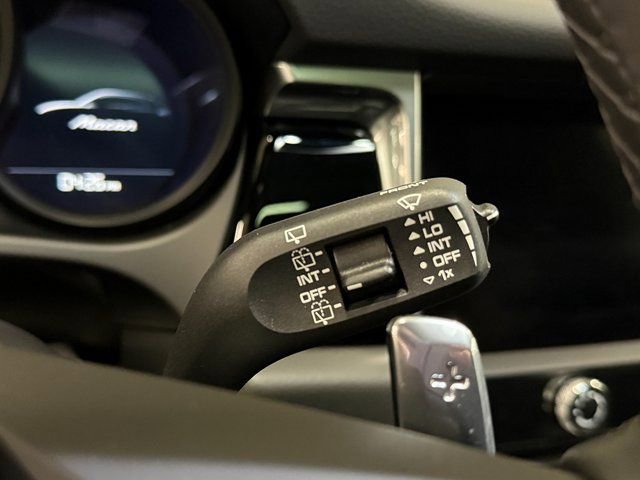 Certified 2023 Porsche Macan image 30