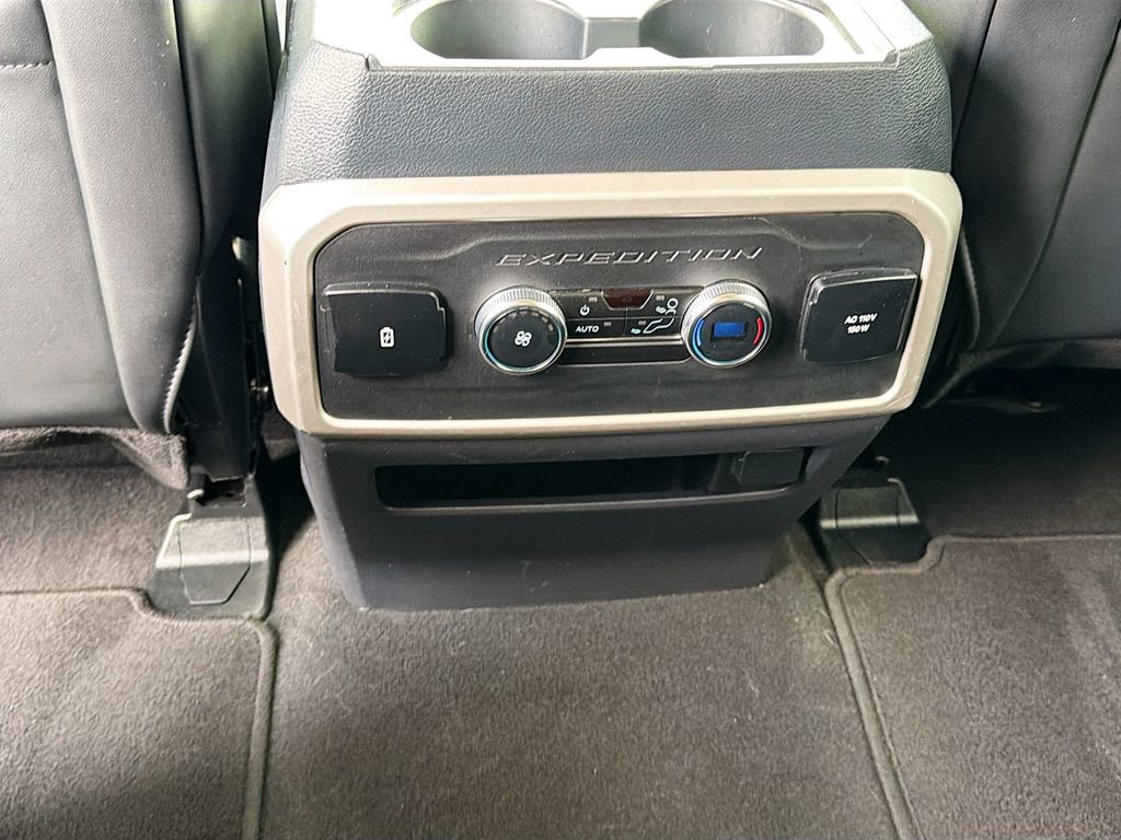Used 2024 Ford Expedition XLT image 23