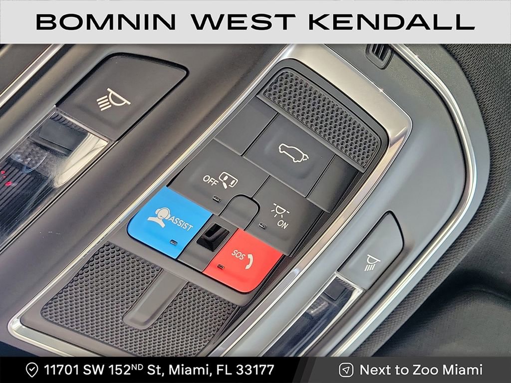 Used 2025 Jeep Grand Cherokee Limited w/ Black Appearance Package image 23