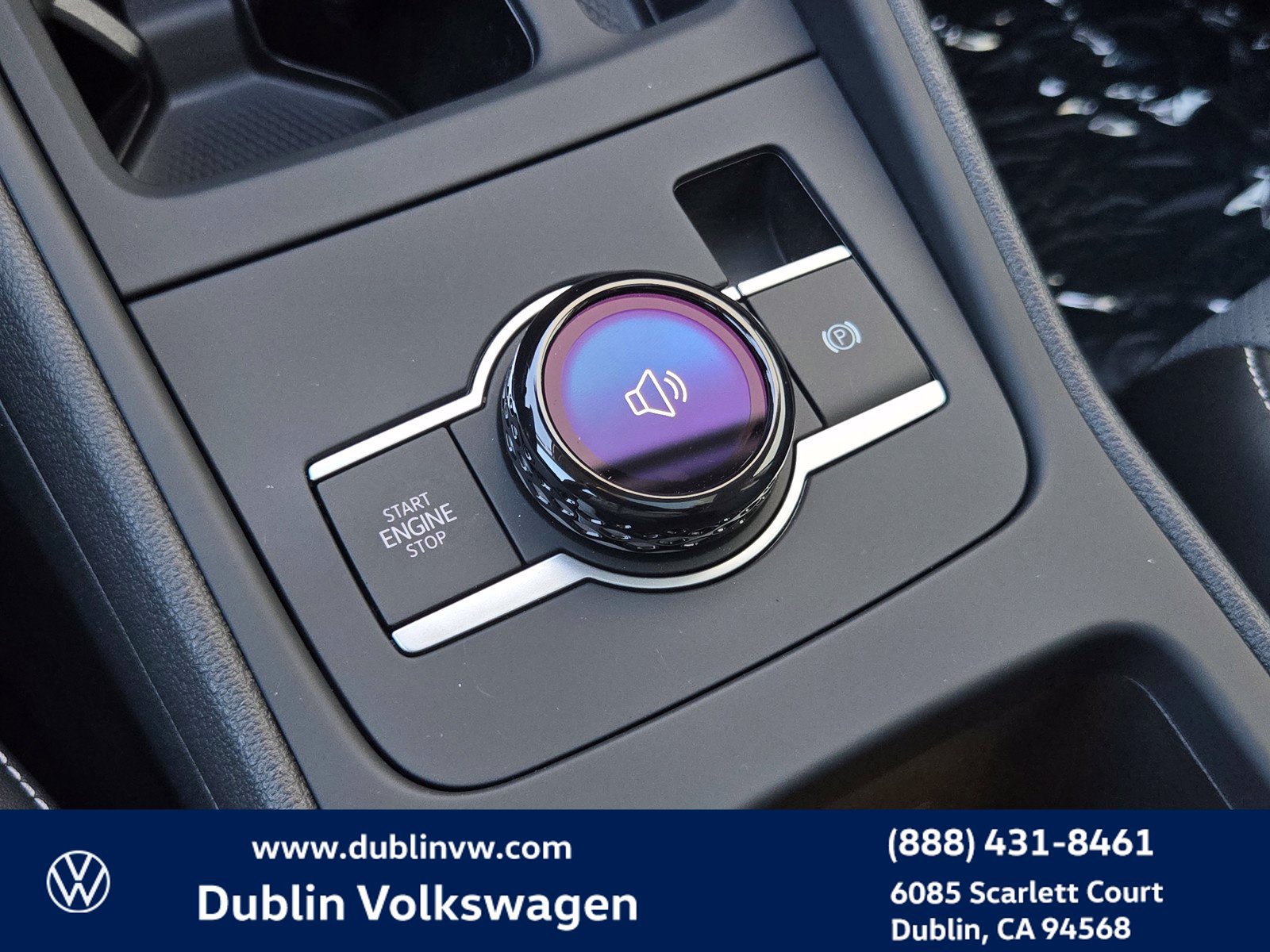 New 2026 Volkswagen Tiguan SE FWD image 16