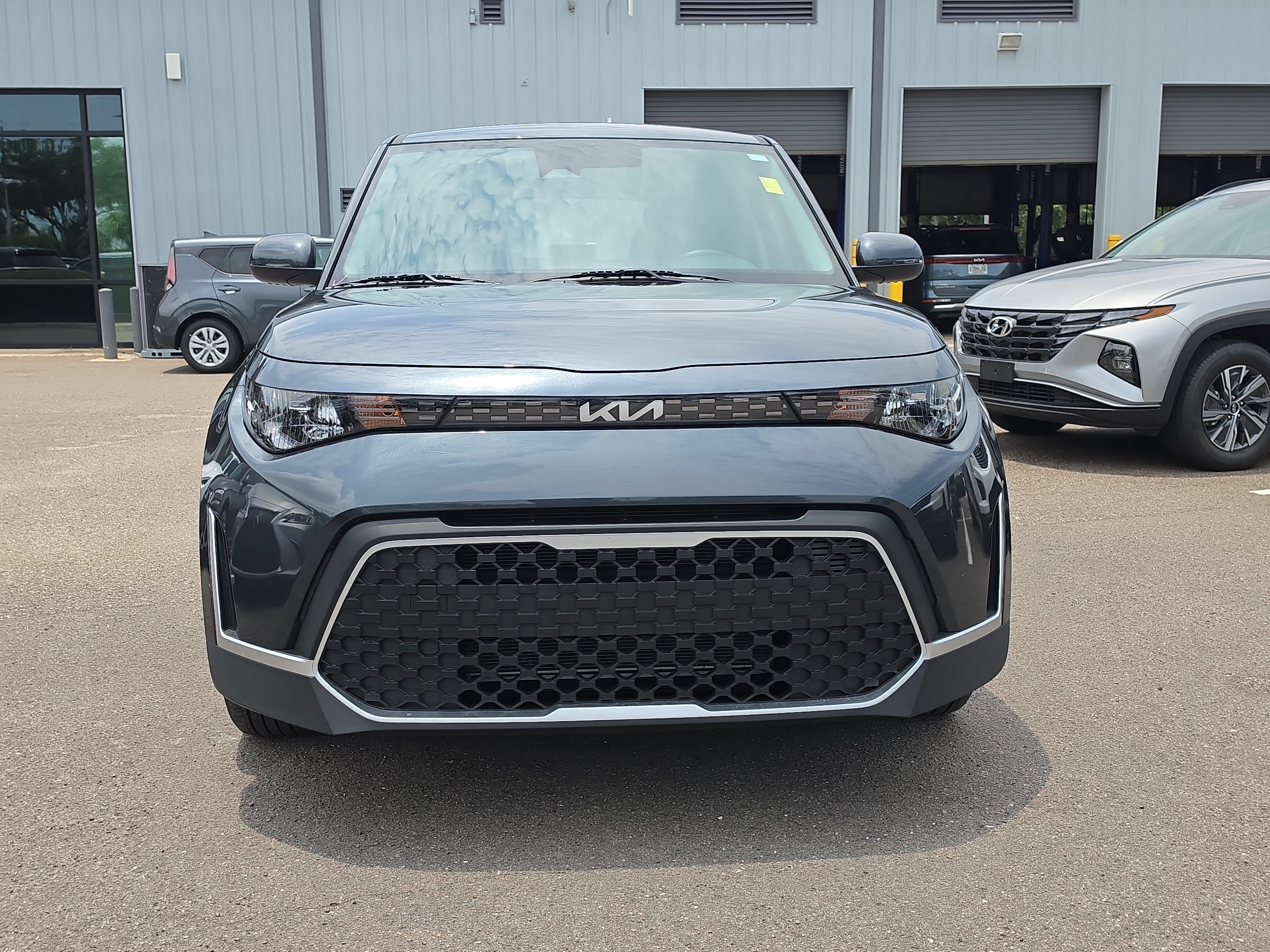 Certified 2025 Kia Soul LX FWD image 3