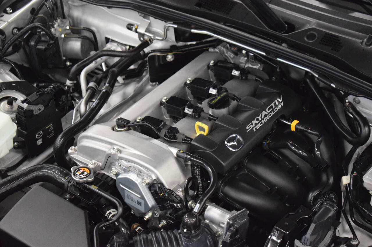 Used 2018 MAZDA MX-5 Miata RF Grand Touring image 40