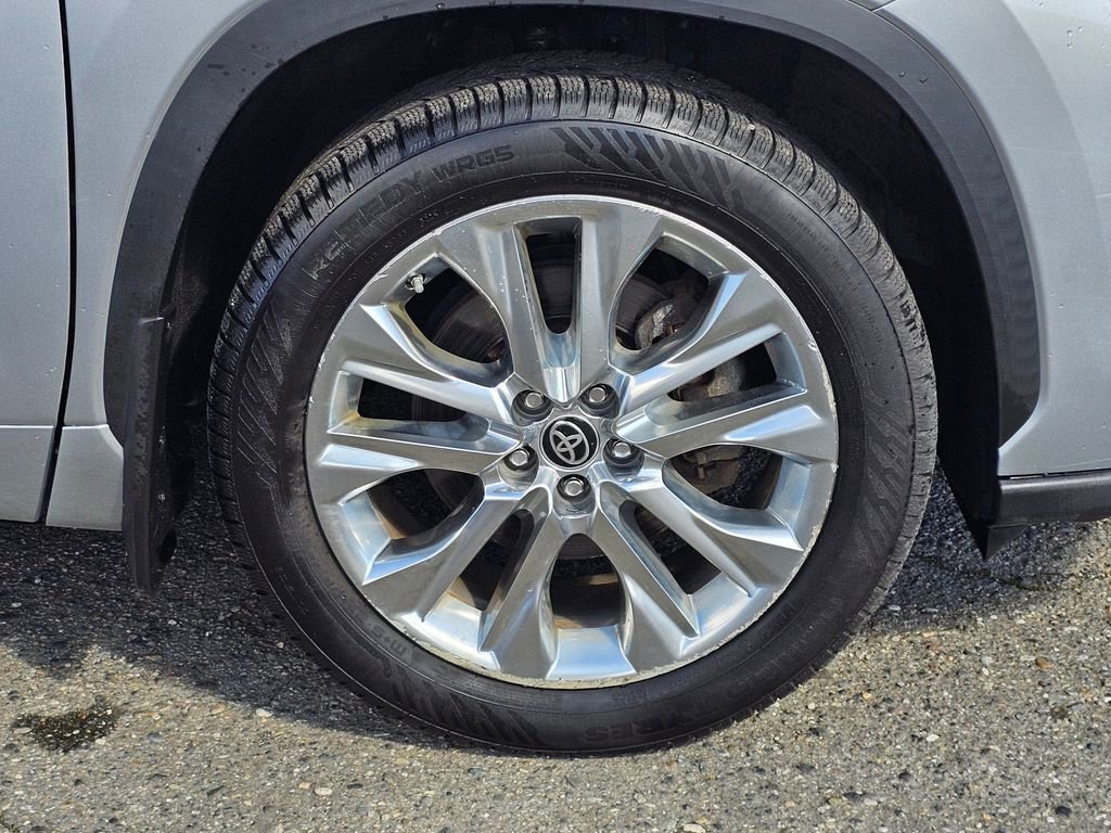 Used 2021 Toyota Highlander Limited image 9