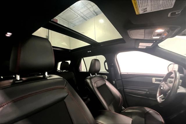 Used 2024 Ford Explorer ST-Line w/ Class IV Trailer Tow Package image 27