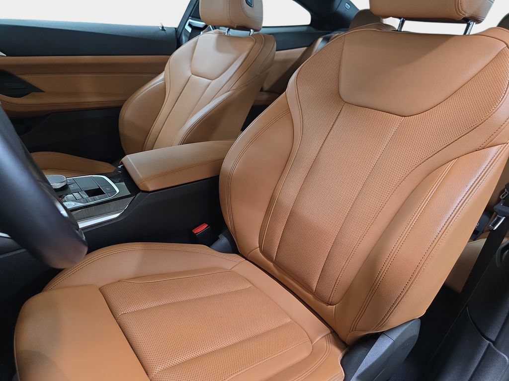 Used 2024 BMW 430i Coupe w/ Convenience Package RWD image 17