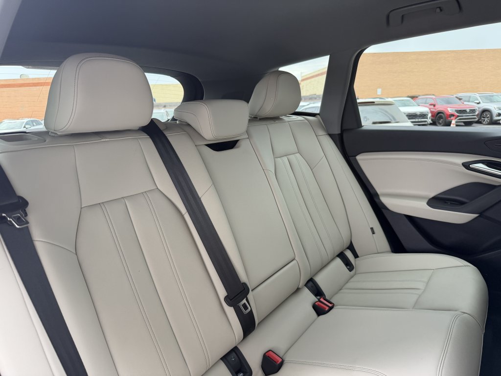 Used 2025 Audi Q6 e-tron Premium RWD image 41
