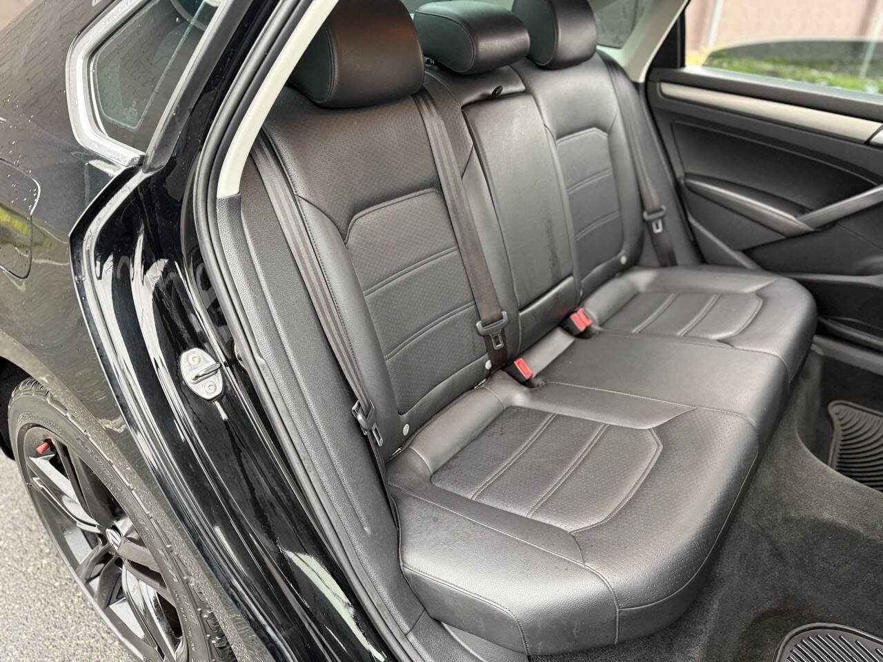 Used 2014 Volkswagen Passat TDI SE image 13