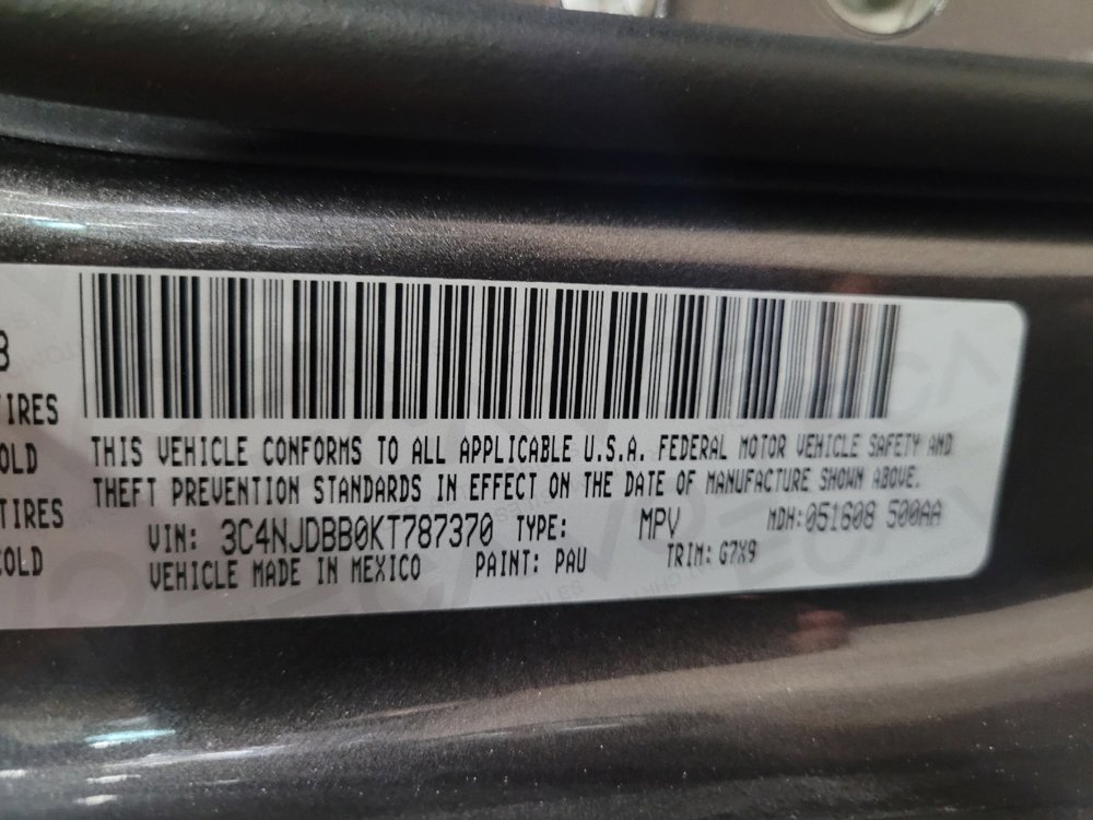 Used 2019 Jeep Compass Latitude image 33