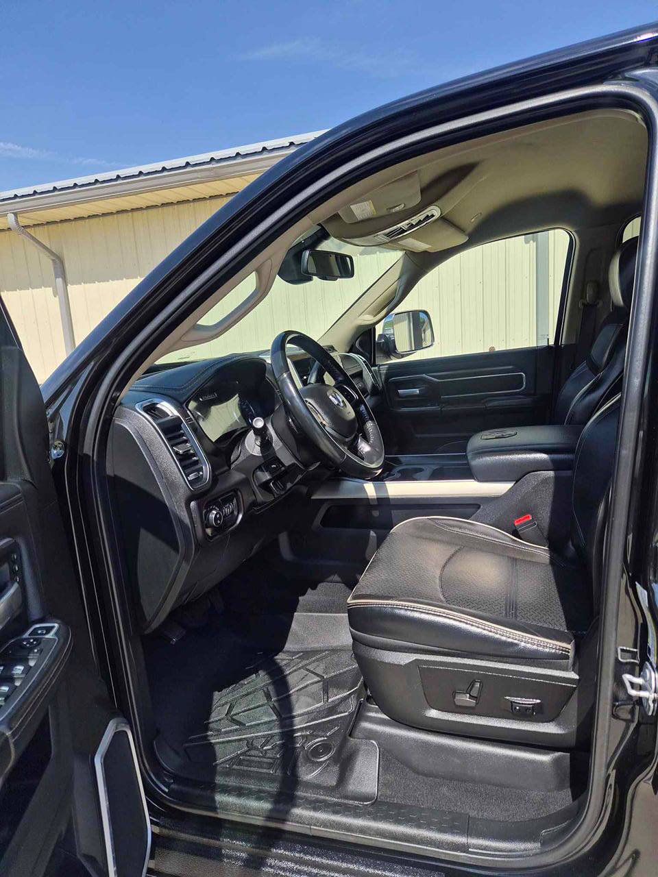 Used 2022 RAM 3500 Laramie AWD/4WD image 8
