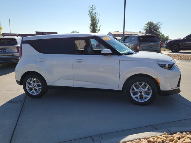 Certified 2025 Kia Soul LX w/ LX Technology Package FWD image 6