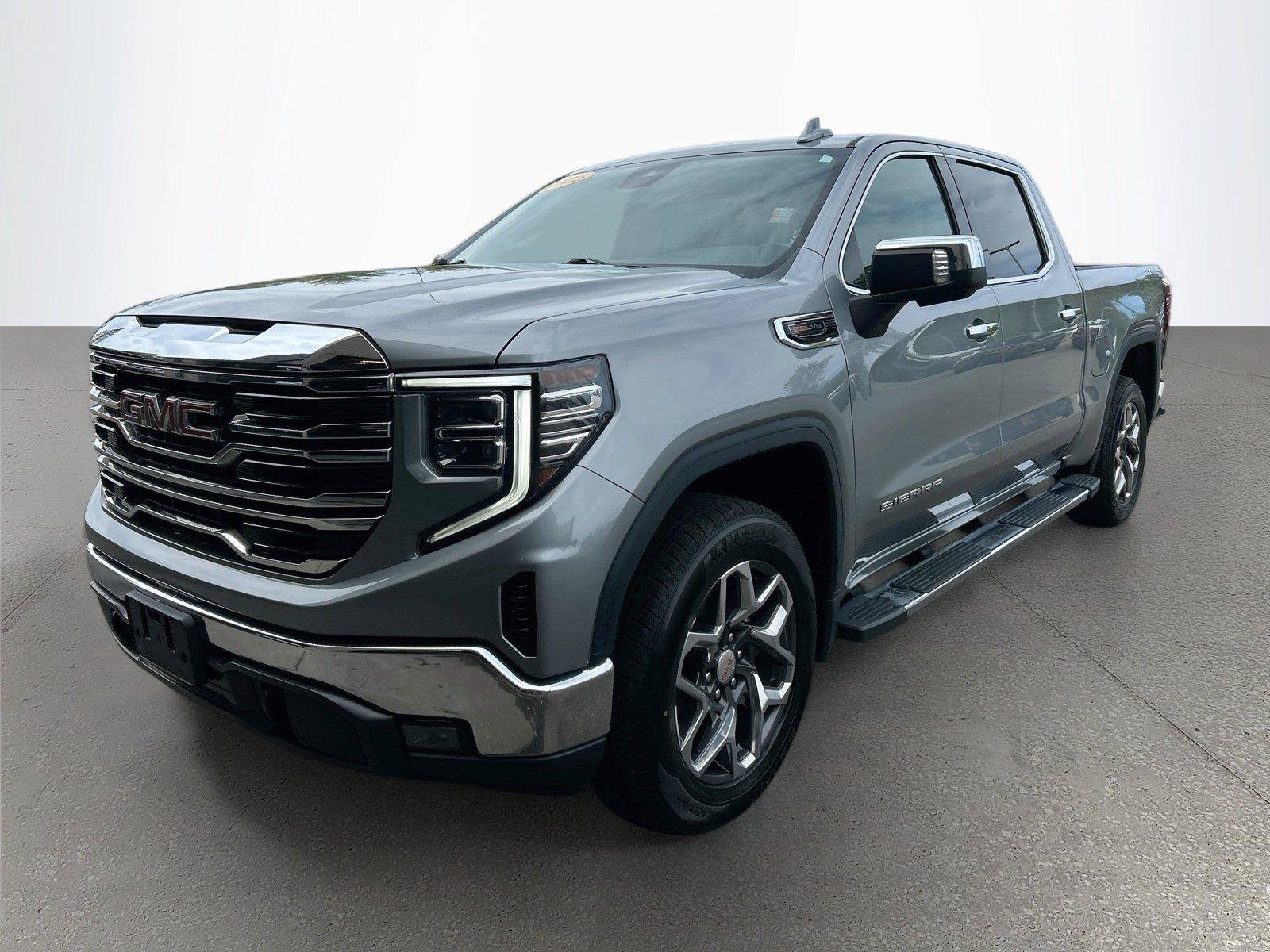 Used 2023 GMC Sierra 1500 SLT w/ SLT Premium Package AWD/4WD image 8