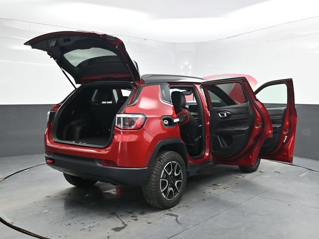 Used 2025 Jeep Compass Trailhawk AWD/4WD image 50