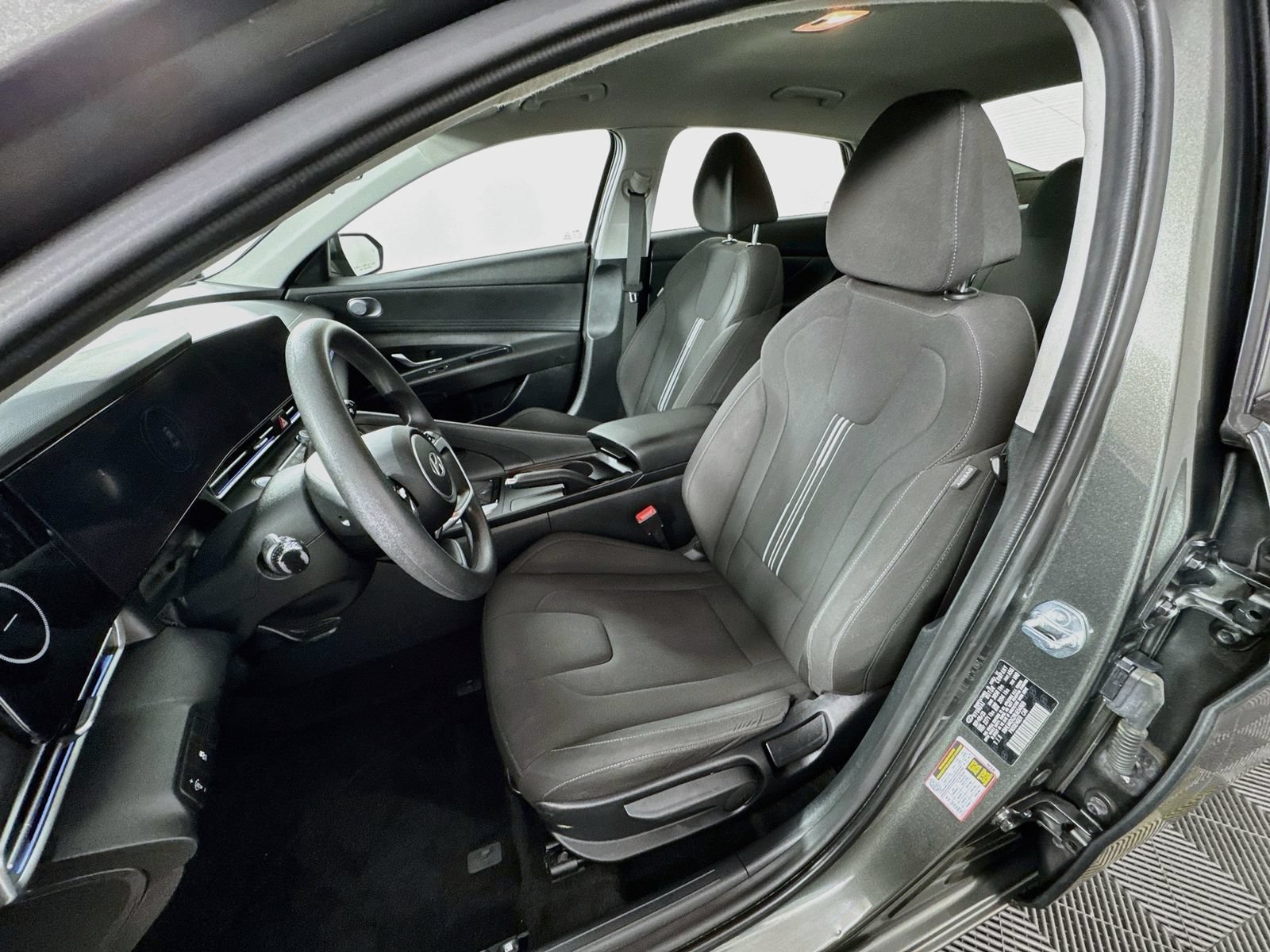 Used 2024 Hyundai Elantra SEL FWD image 15