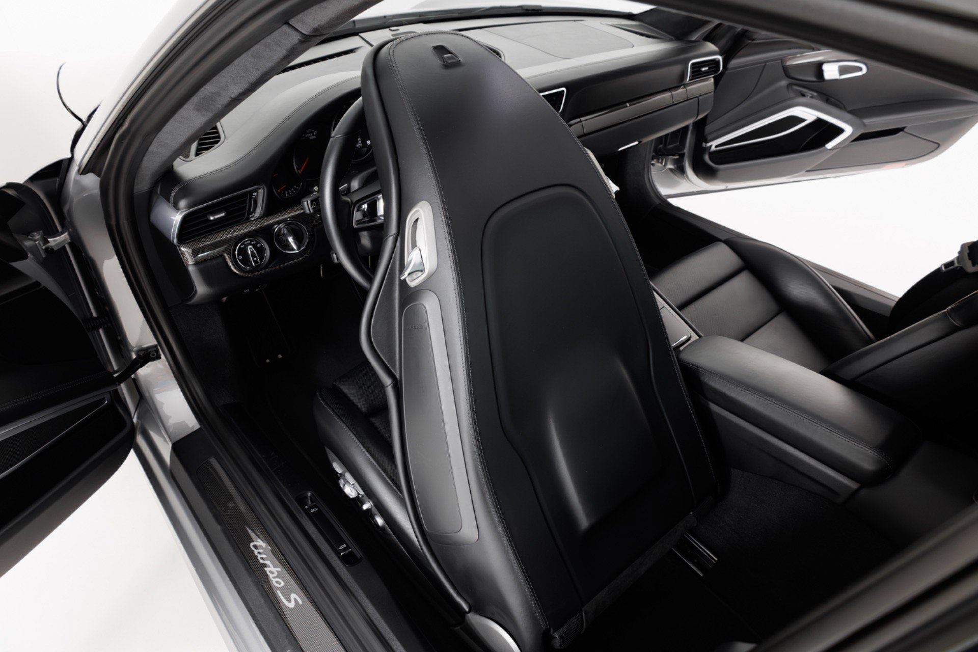 Used 2017 Porsche 911 Turbo S AWD/4WD image 50