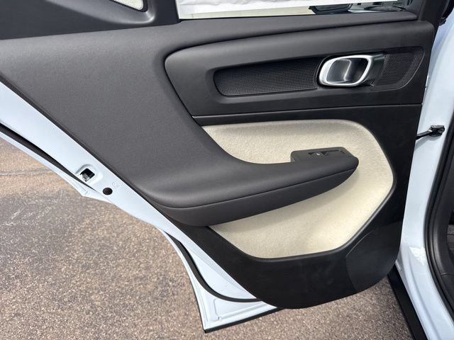 New 2026 Volvo XC40 B5 Ultra w/ Climate Package AWD/4WD image 21