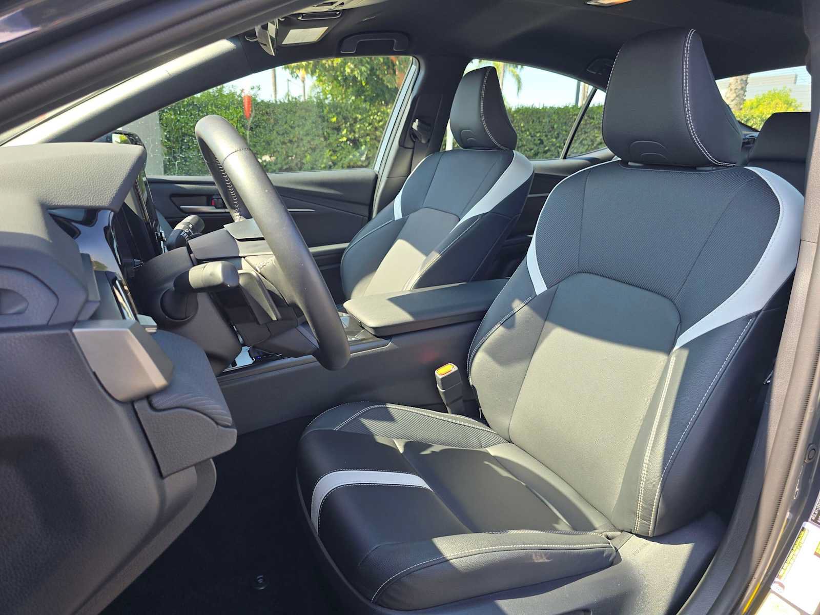 Used 2026 Toyota Camry SE FWD image 23