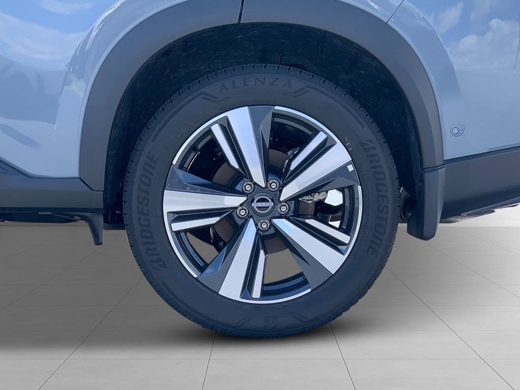 New 2025 Nissan Rogue SL image 12