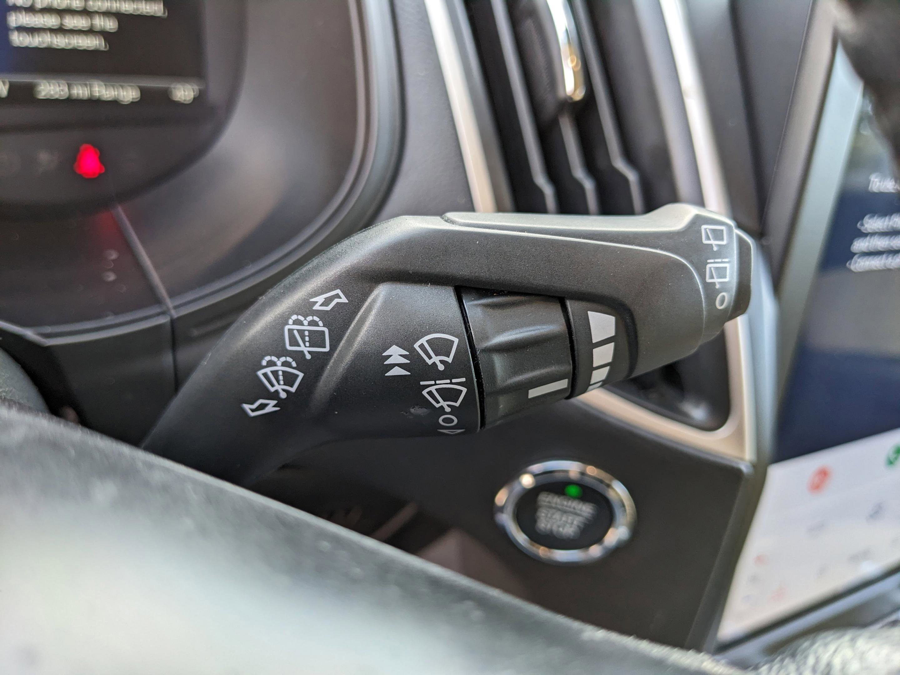 Used 2024 Ford Edge SEL image 25