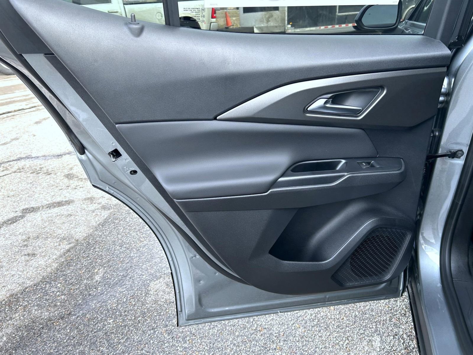 New 2026 Chevrolet Equinox EV LT image 17