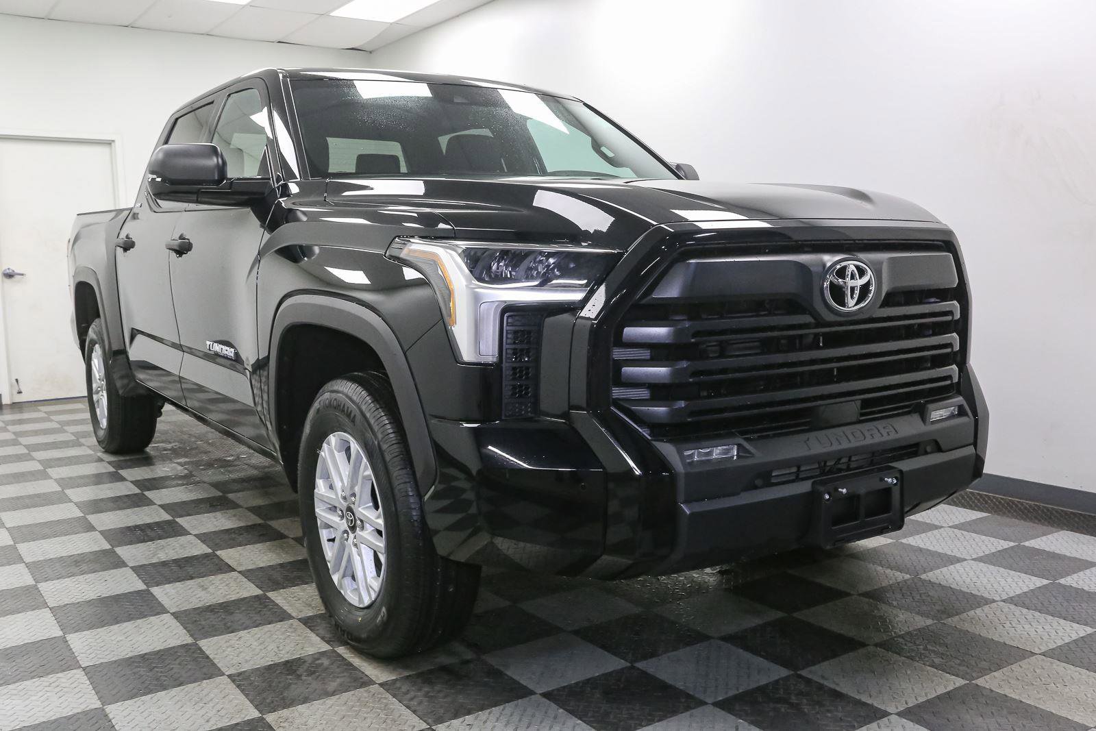 New 2026 Toyota Tundra SR5 image 2