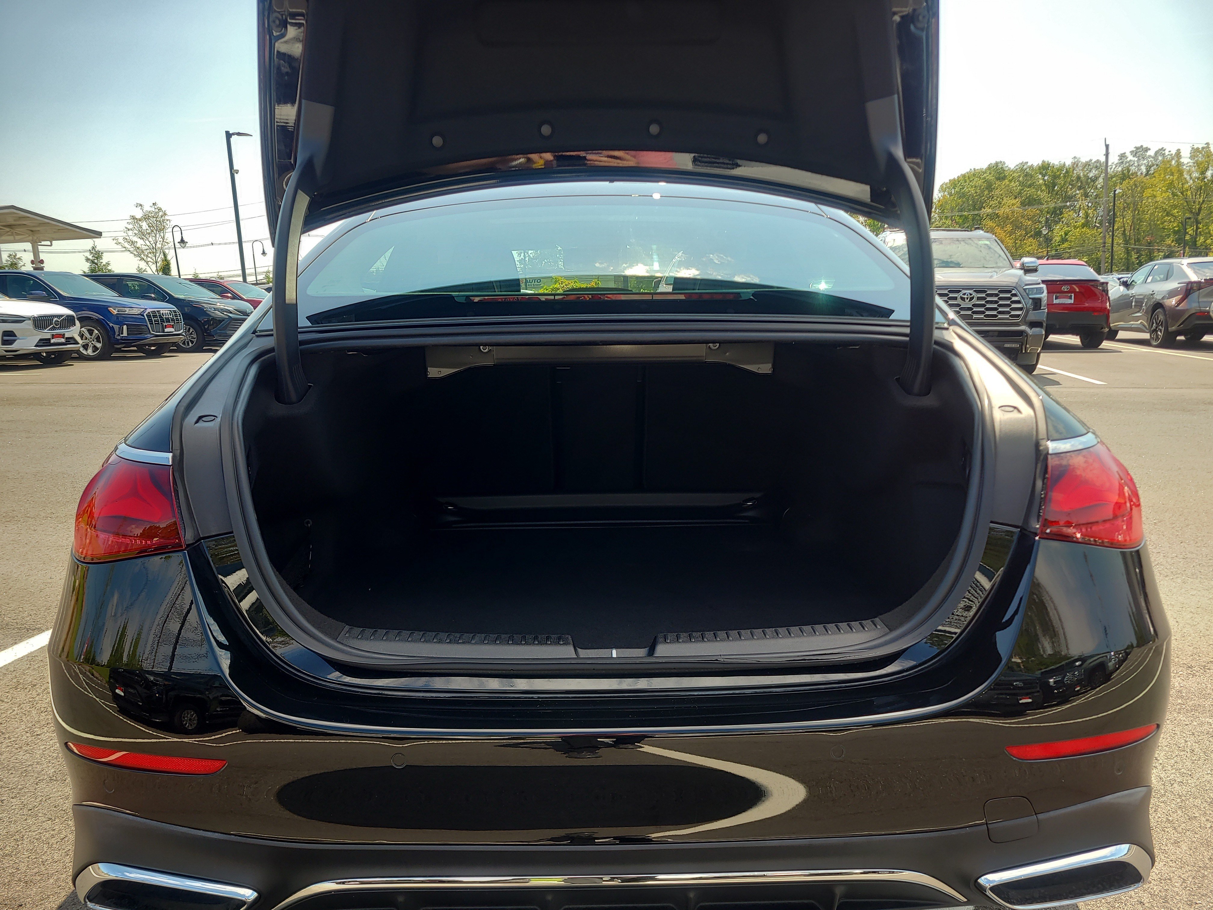 Used 2026 Mercedes-Benz E 350 4MATIC Sedan image 30
