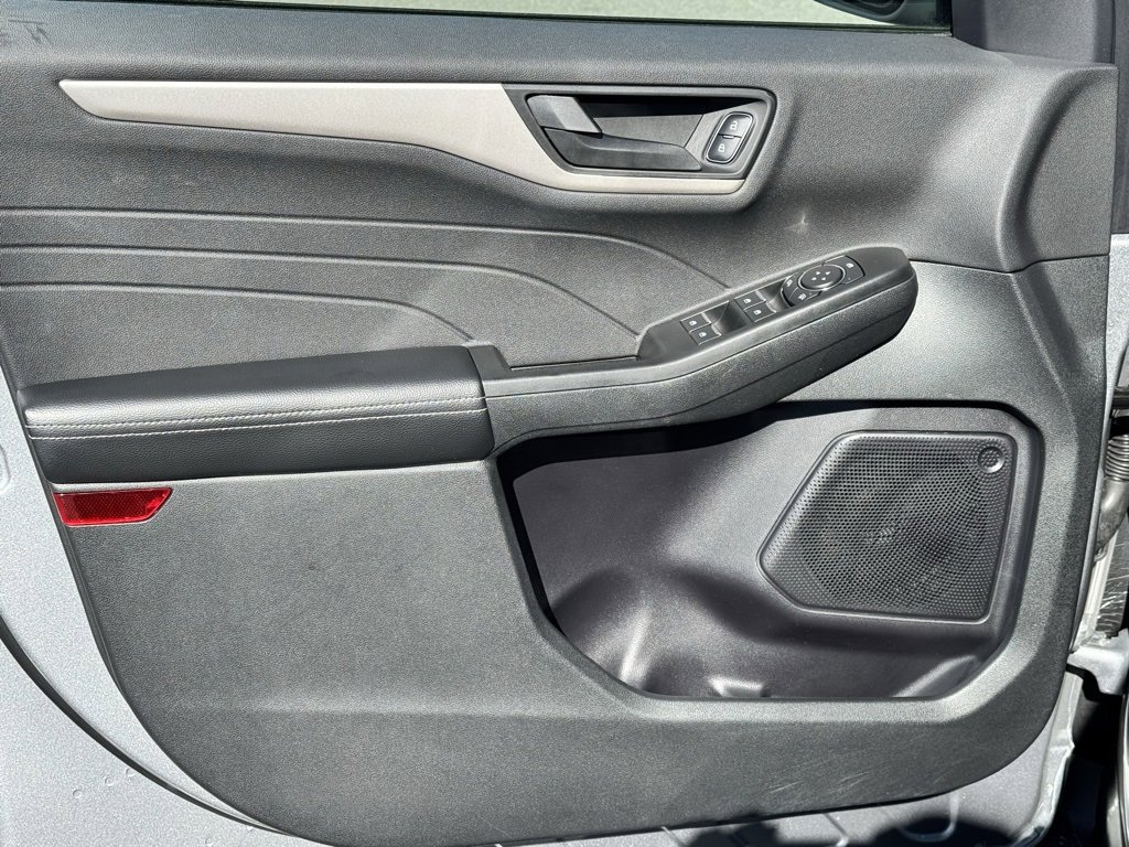 Used 2022 Ford Escape SE w/ Cold Weather Package image 25