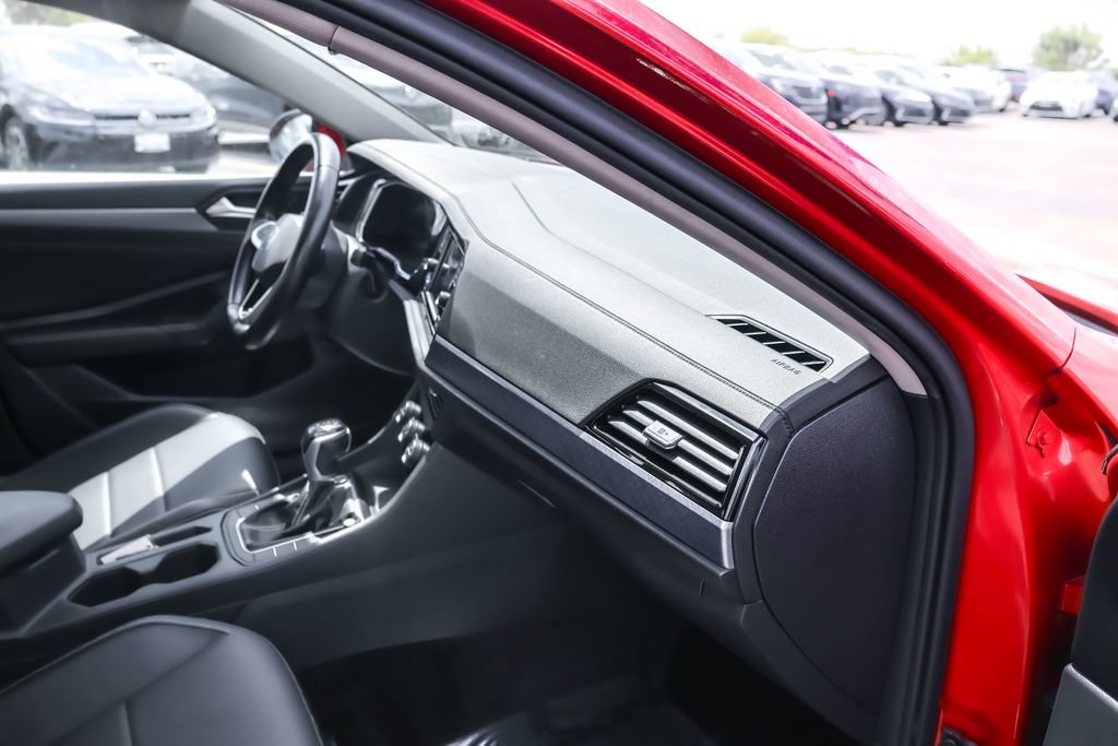 Certified 2023 Volkswagen Jetta SE FWD image 29