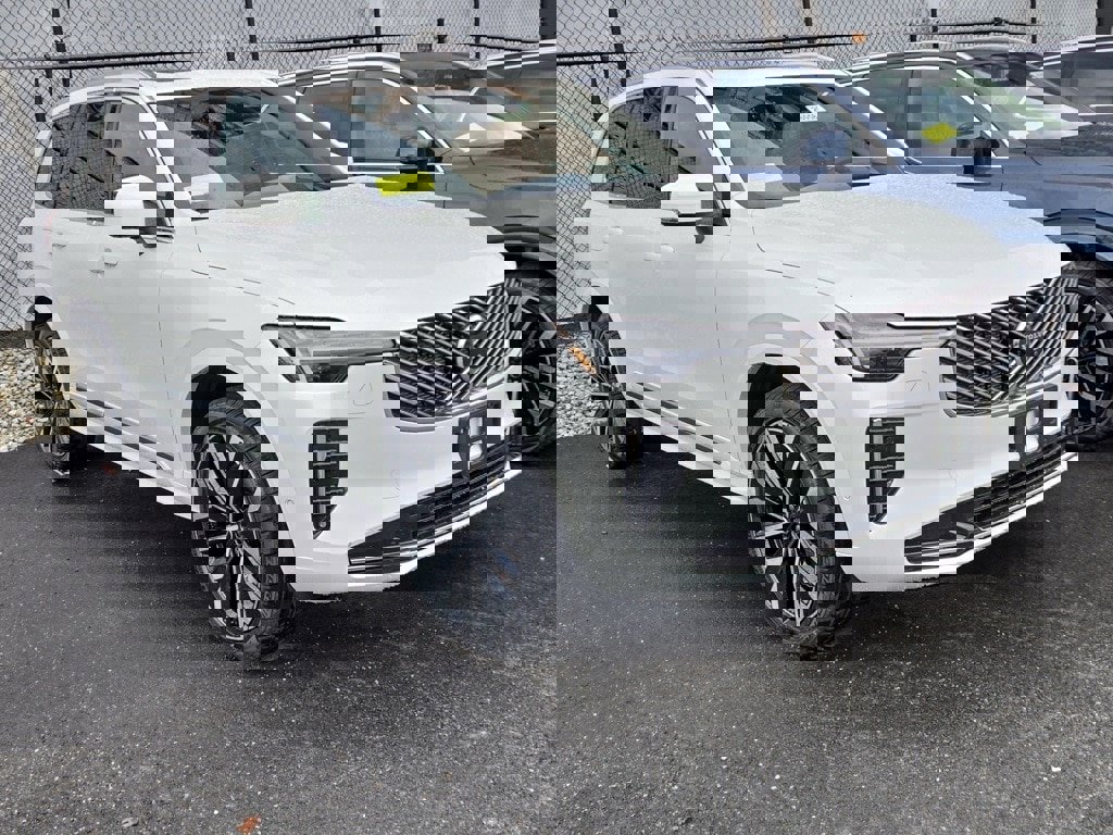 New 2026 Volvo XC90 B6 Plus w/ Protection Package Premier image 2