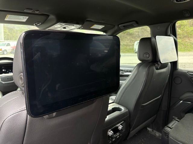Used 2023 GMC Yukon Denali w/ Advanced Technology Package image 13