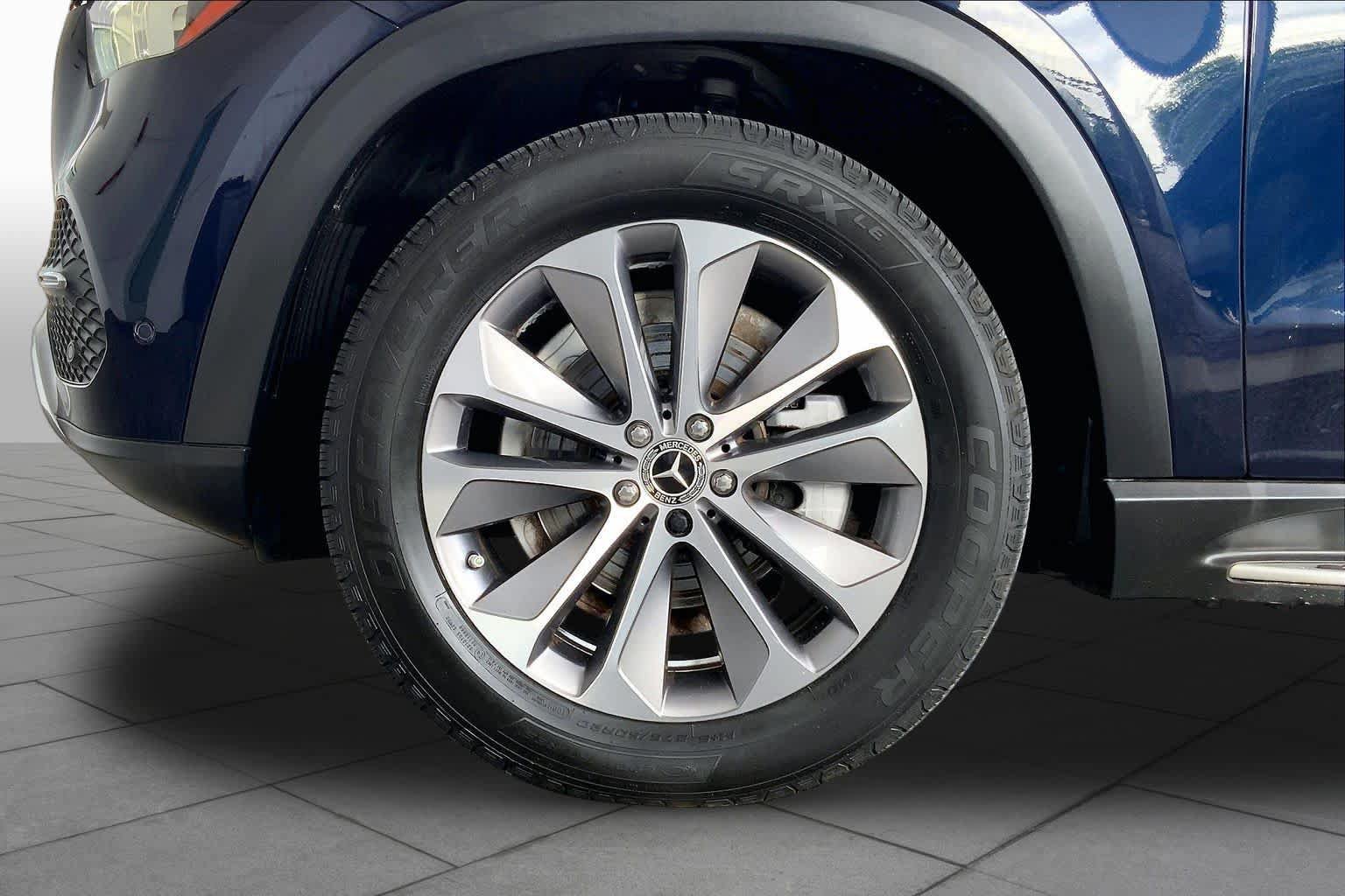 Used 2022 Mercedes-Benz GLE 350 w/ Premium Package image 11