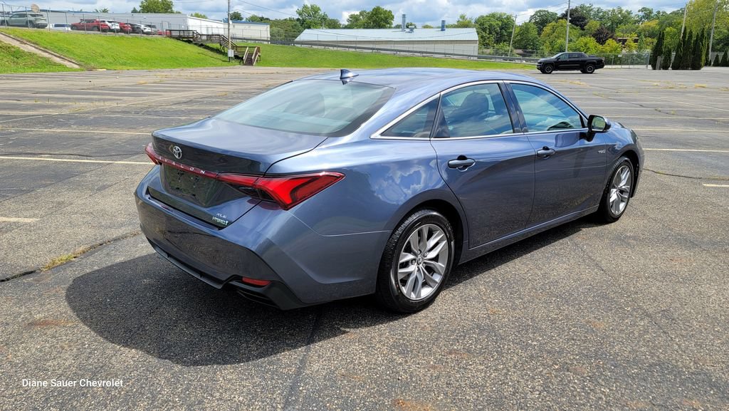 Used 2020 Toyota Avalon XLE w/ Moonroof Package FWD image 12