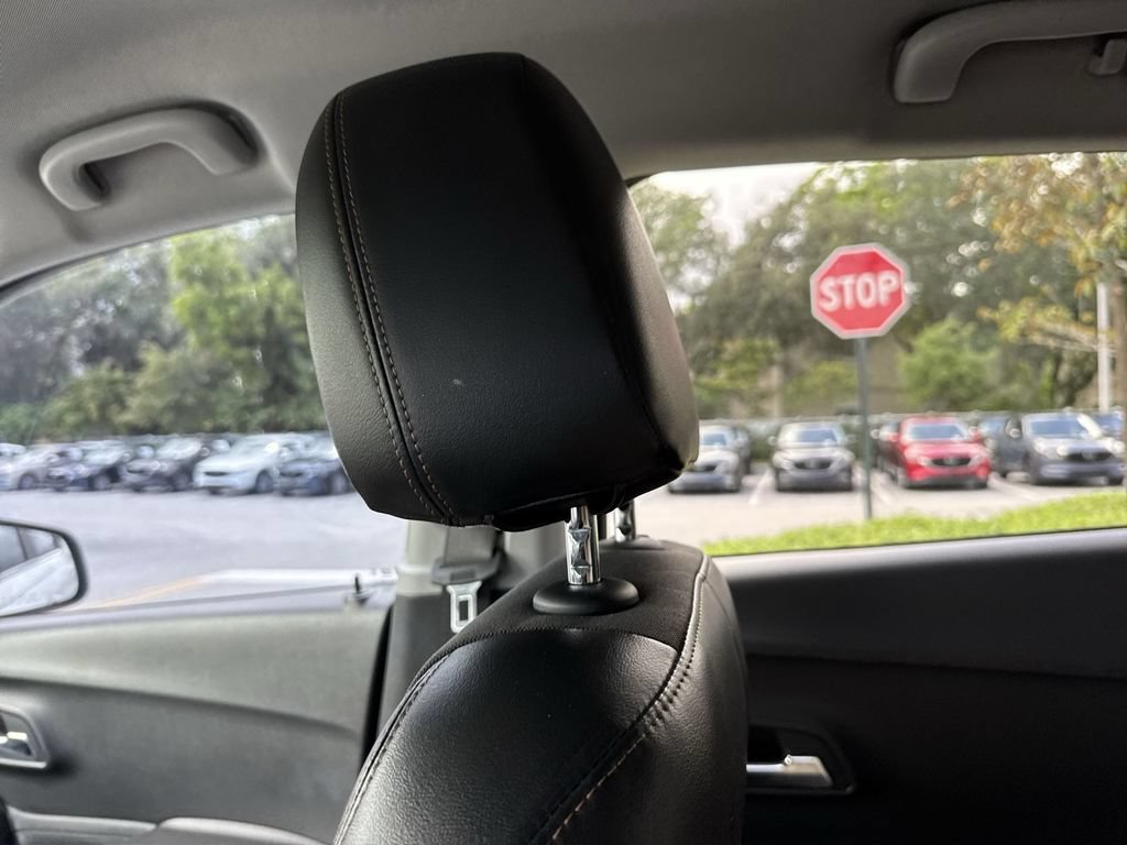 Used 2019 Chevrolet Trax LT w/ LT Convenience Package FWD image 16