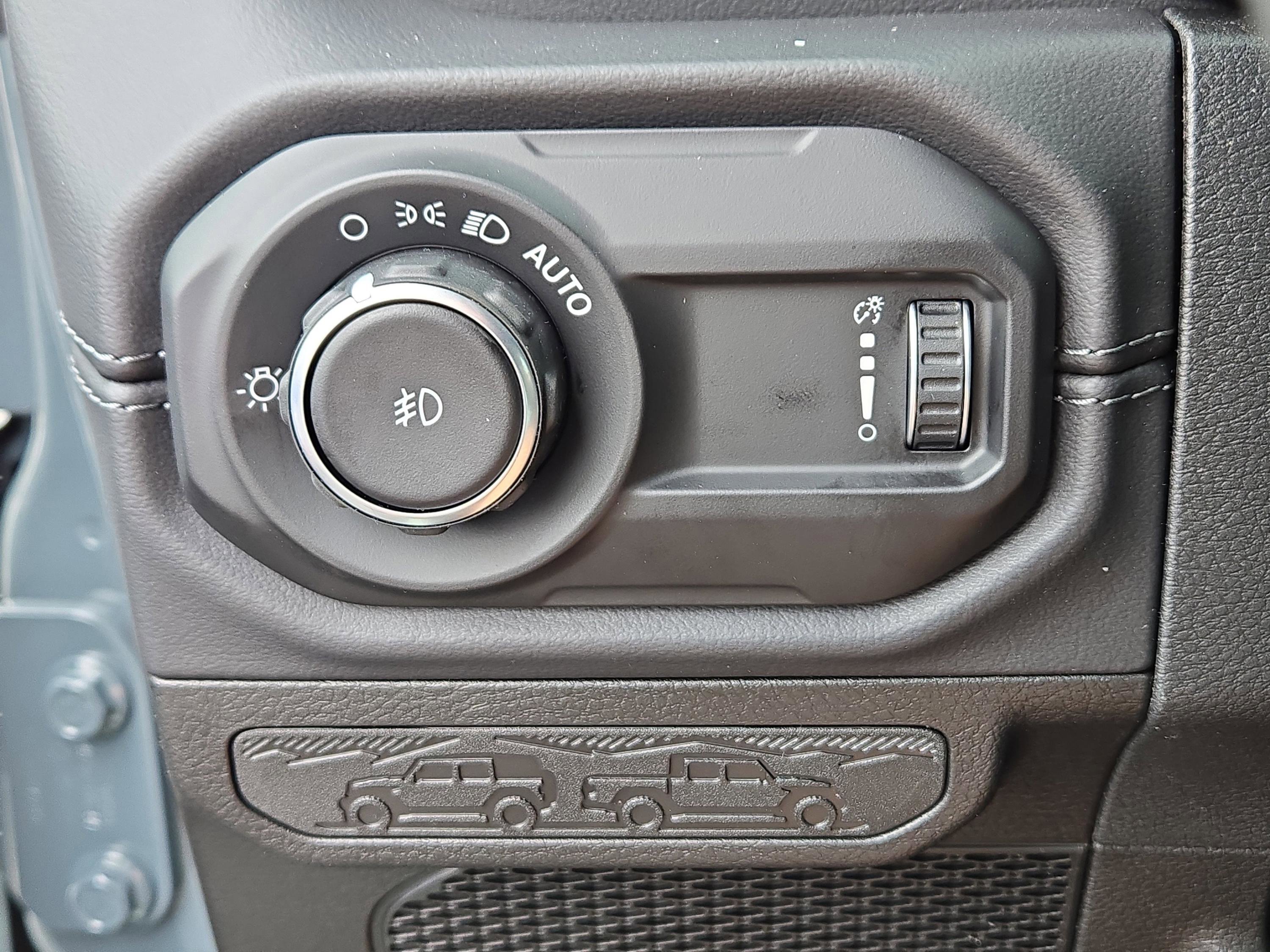New 2026 Jeep Wrangler Unlimited Sahara AWD/4WD image 21