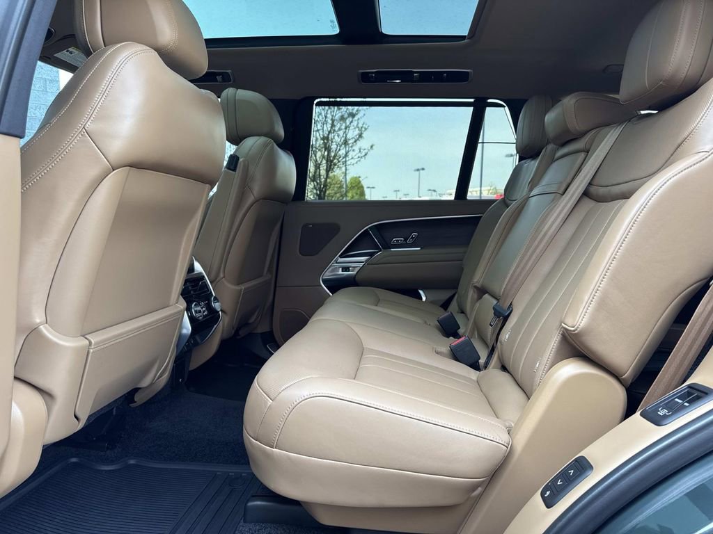 Certified 2023 Land Rover Range Rover Long Wheelbase SE AWD/4WD image 15