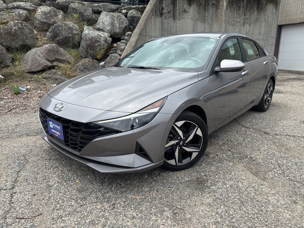 Used 2023 Hyundai Elantra SEL w/ Convenience Package